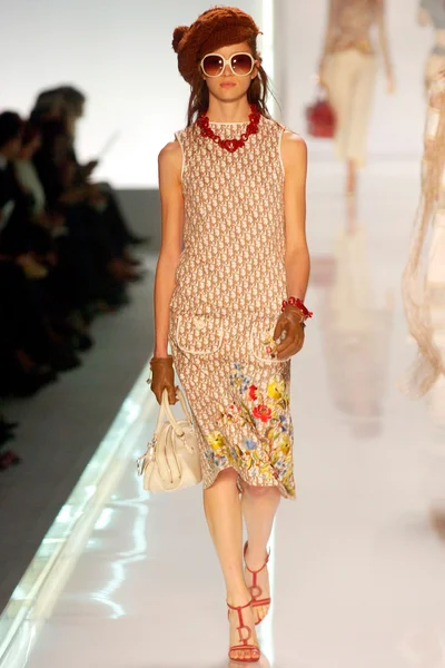 Look 14